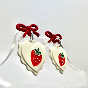 Strawberry Earrings - Fruit Earrings - Dangle Earrings - Dolly Earrings